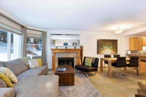 Woodrun Lodge 216 | Renovated Ski-In Ski-Out Condo w/ Free Parking, Pool, Hot Tub, & Gym